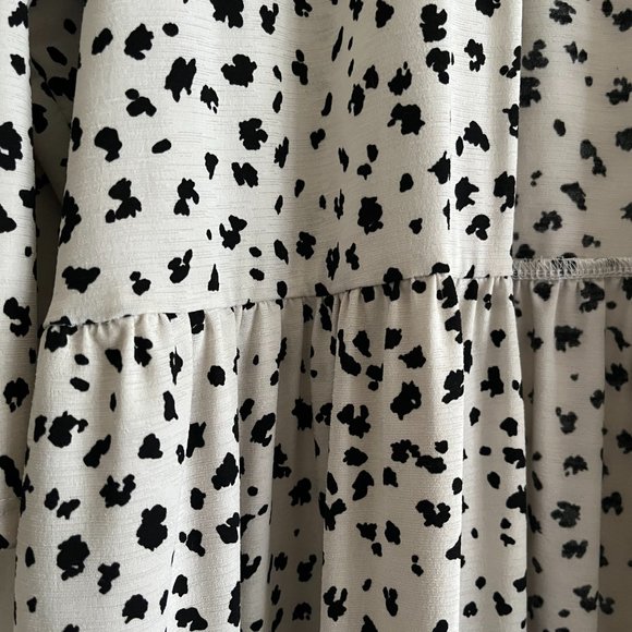 Black and White Duster - Picture 2 of 4